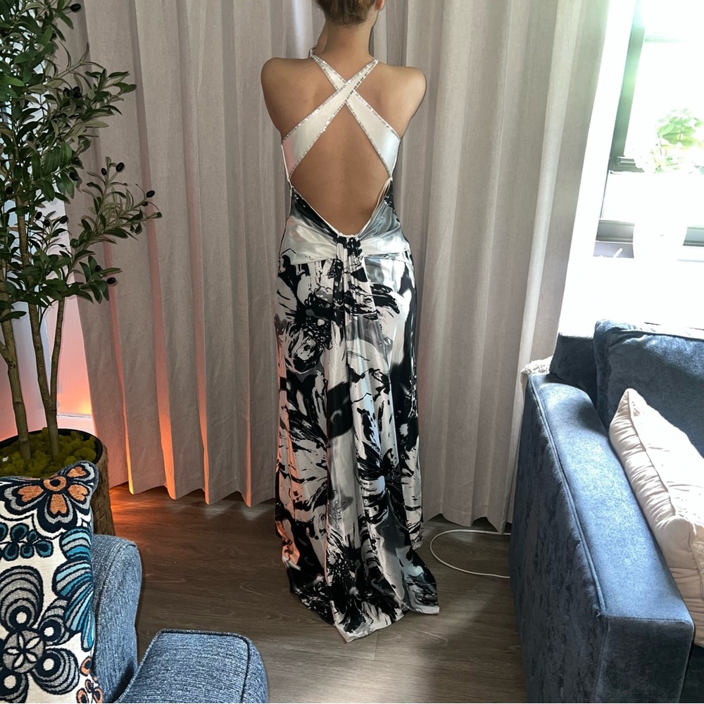 Elegant Black and White Backless Gown